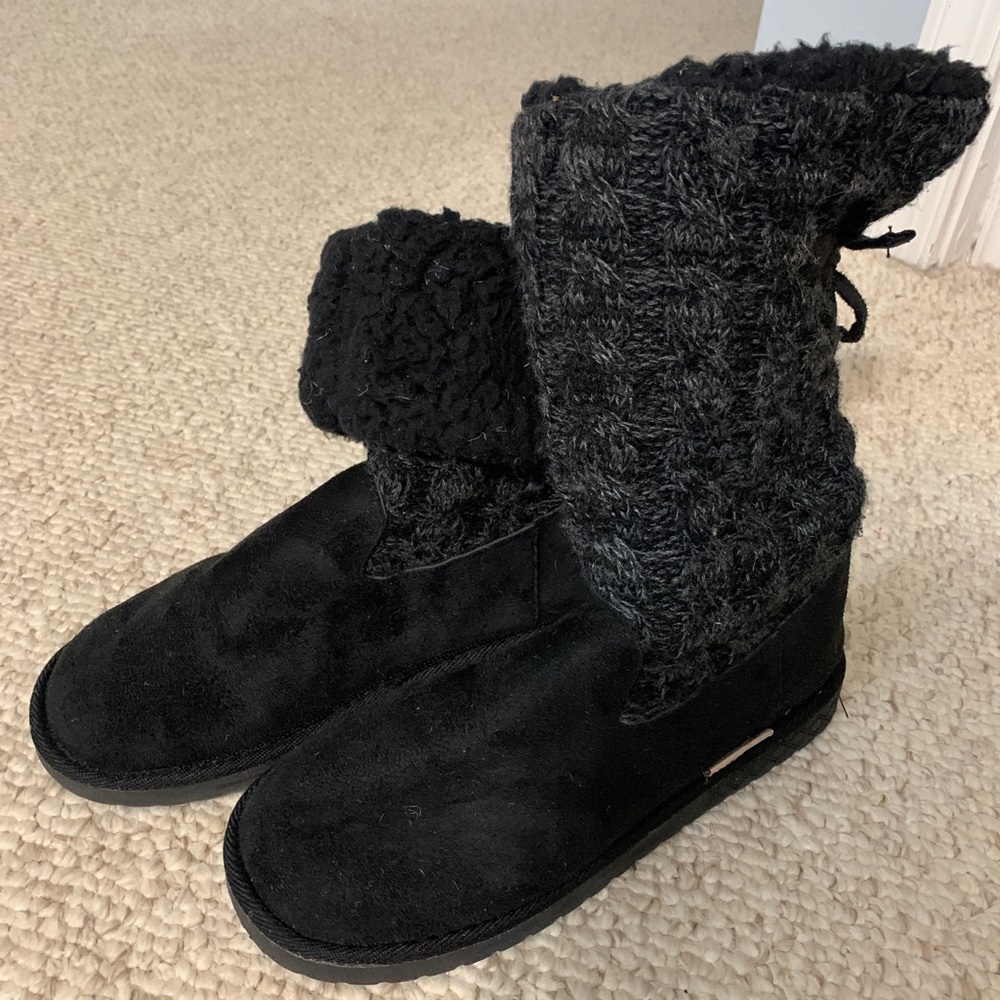 Black Muk Luks size 7 cozy foldable boots